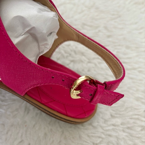 Michael Kors Pink T-Strap Sandals with Gold Hardware size 8.5 M - Picture 11 of 16